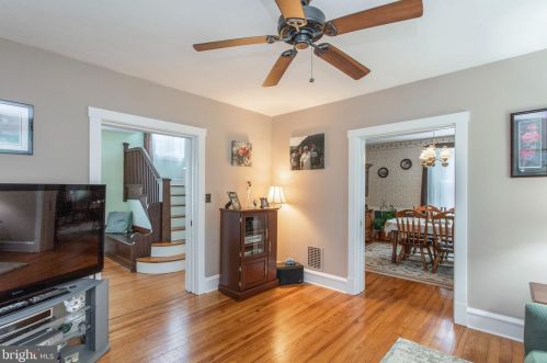 1 Maple Ave, Paoli PA  19301-1215 exterior