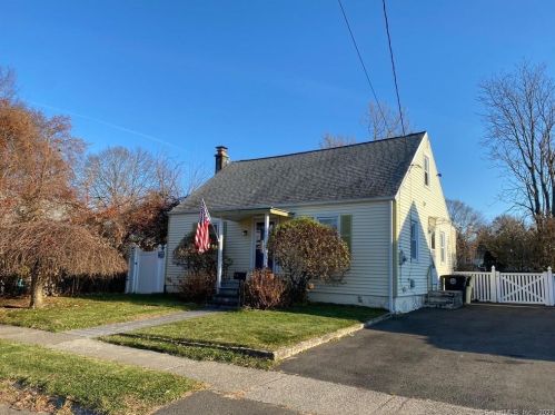 57 Greenfield Rd, Milford, CT 06460-6332