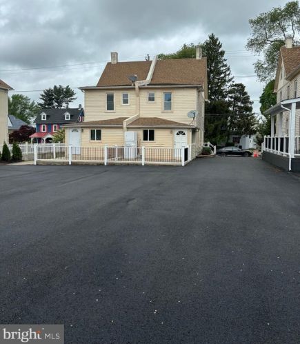 528 Byberry Rd, Philadelphia, PA 19116-2002