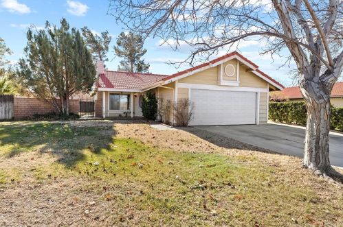 1514 Essex Ln, Lancaster, CA 93534-1364