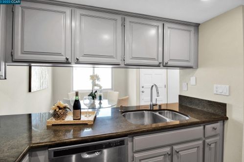 2474 Belvedere Ave, San Leandro CA  94577-6543 exterior