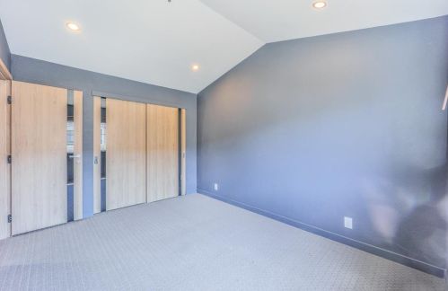 32225 Jean Dr, Union City CA  94587-5503 exterior