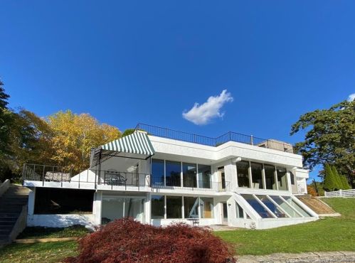 59 Ore Hill Rd, Lakeville CT  06039-1313 exterior