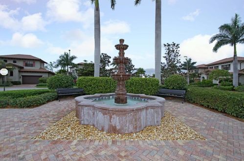 7896 Cordoba Pl, Naples, FL 34113-8106