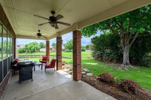 2112 Huron Cir, Denton TX  76210-2951 exterior