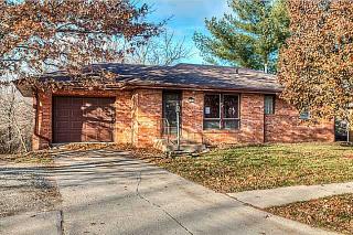 809 O St, Indianola, IA 50125-3083