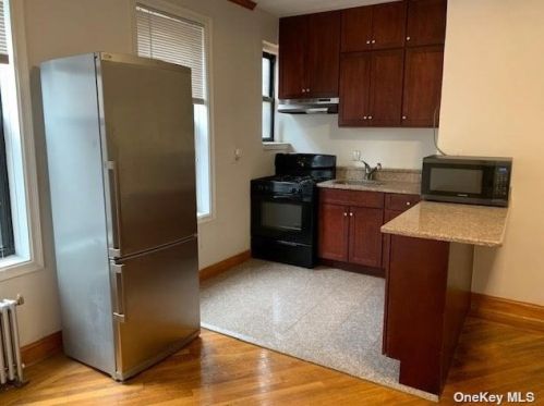 43-33 48th St, Long Island City, NY 11104-1203