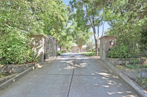 10000 Walter Welsher Ct, Gilroy CA  95020-9704 exterior