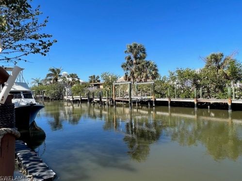 405 Connecticut St, Fort Myers Beach, FL 33931-3708