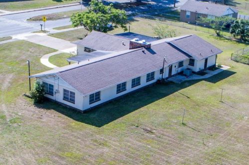 325 Trowell Ave, Umatilla, FL 32784-8648