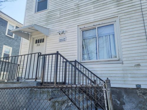 311 State Ave, Tiverton RI  02878-1062 exterior