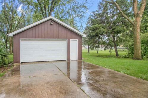 1448 Garland St, Green Bay, WI 54301-2528