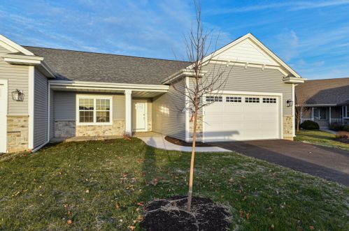 637 Annecy Park Cir, Waterford WI  53185-4262 exterior