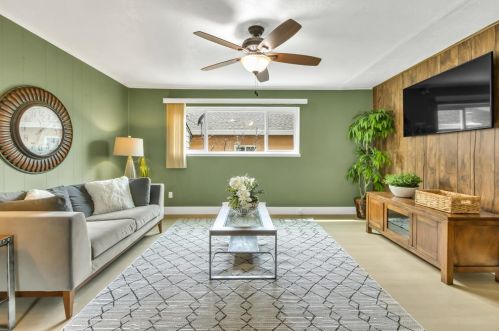 9020 Grove St, Elk Grove CA  95624-2318 exterior