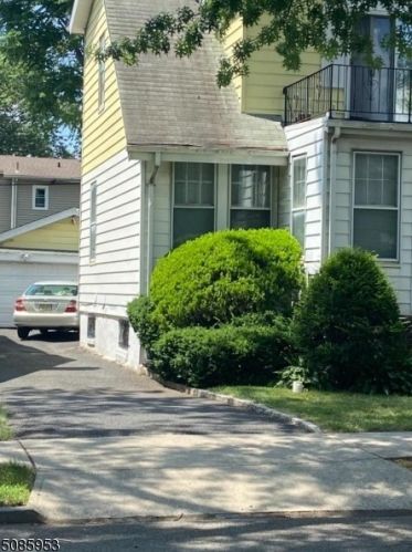 25 Grand Ave, East Orange, NJ 07018-2707