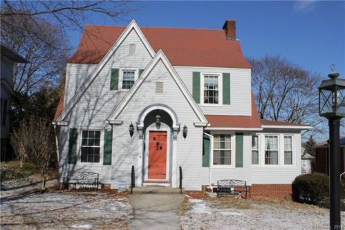 122 Woodside Ave, Waterbury, CT 06708-2504