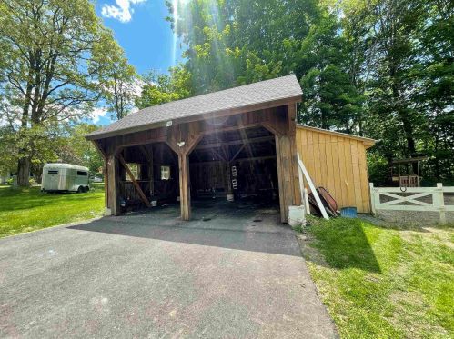 209 Dartmouth College Hwy, Haverhill NH  03765-5105 exterior