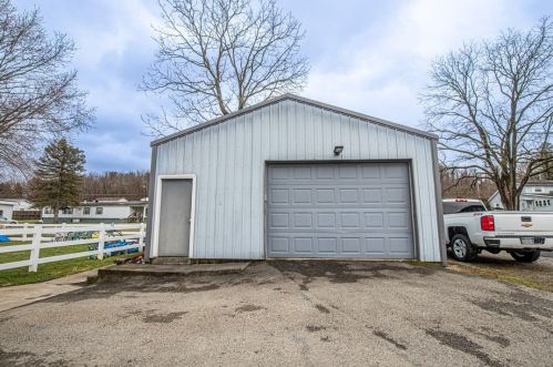 1717 Crawford Ave, South Connellsville, PA 15425-2315