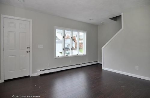 93 Old Main St, Lincoln RI  02838-1616 exterior