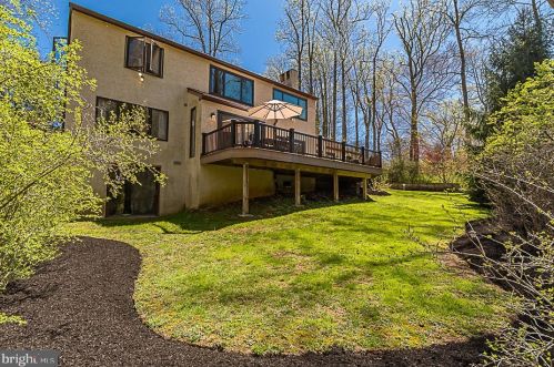 1006 Gwilym Cir, Berwyn PA  19312-2237 exterior