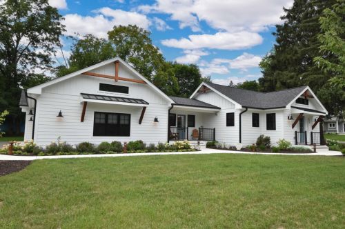 647 Geneva St, Williams Bay, WI 53191-9758