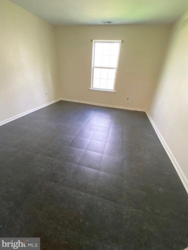 224 Stone Hurst Ct, New Castle DE  19720-3947 exterior