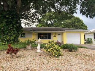 686 Manor Dr, Dunedin, FL 34698-7805