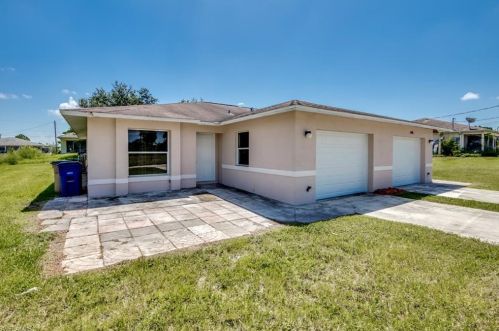217 Ivan Ave, Lehigh Acres FL 33973-2011 exterior