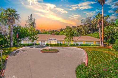 1520 Bonita Vista Dr, San Bernardino CA  92404-2104 exterior