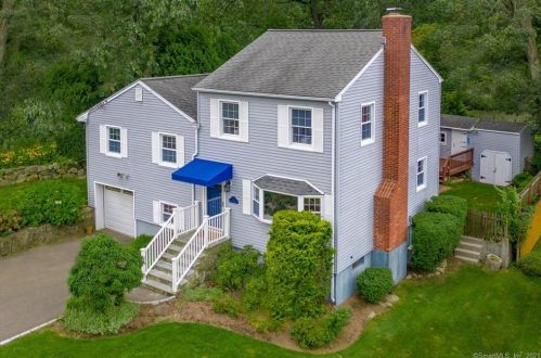 9 Camelot Dr, Norwalk, CT 06850-2413