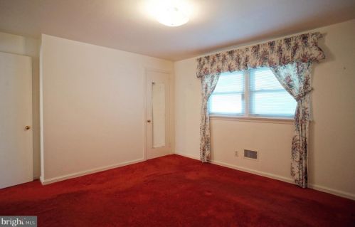 8 Brentwood Rd, Camp Hill PA  17011-2503 exterior