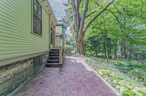 223 Dalzell Ave, Pittsburgh PA 15202-1856 exterior