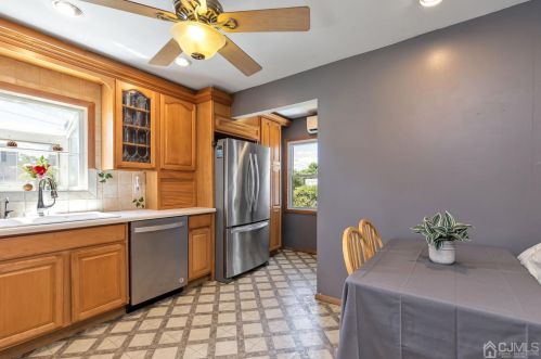 180 Grenville St, Woodbridge NJ  07095-1834 exterior