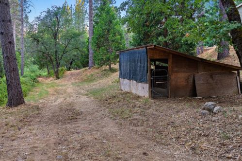 13549 Greenhorn Rd, Grass Valley CA  95945-9337 exterior