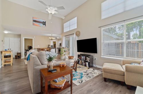 1927 Patrician Way, Fort Walton Beach FL  32547-1036 exterior