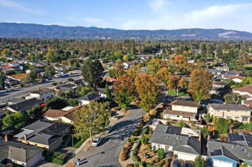 4779 Castlewood Dr, San Jose CA 95129-2258 exterior