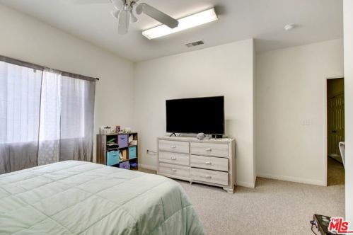 16744 Saticoy St, Van Nuys CA 91406-2129 exterior