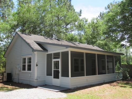 390 Creekside Dr, Freeport, FL 32439-6186