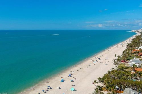 454 12th Ave, Naples FL  34102-6331 exterior