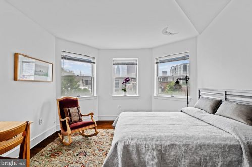 1708 Green St, Philadelphia PA 19130-7023 exterior