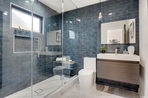 4709 Norwich Ave, Van Nuys CA  91403-2017 exterior