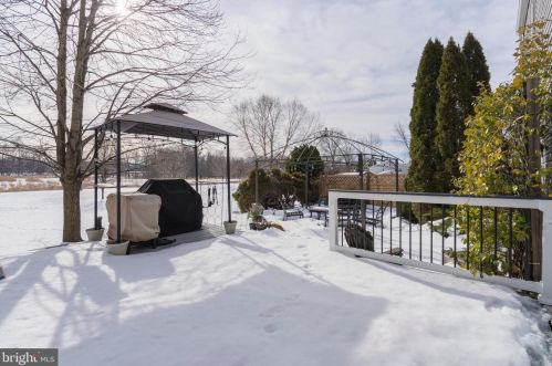 1162 Horseshoe Dr, Blue Bell PA  19422-1947 exterior