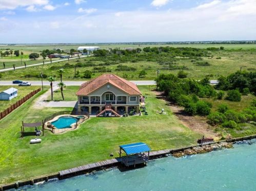 6609 State Highway 35, Palacios, TX 77465-1813