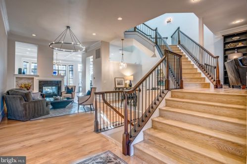 18285 Mullfield Village Ter, Leesburg VA  20176-7466 exterior