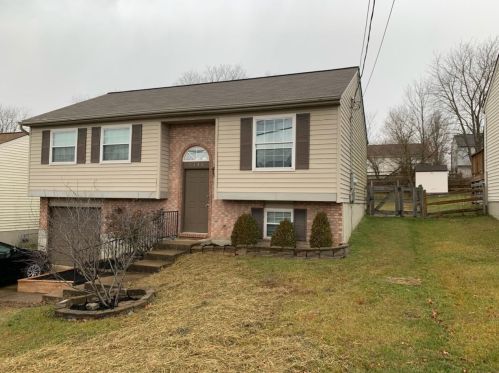 1046 Pebble Creek Dr, Covington, KY 41018-2100