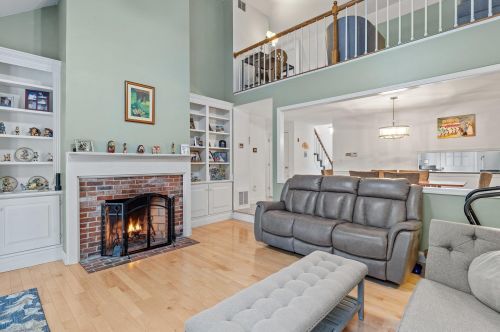 17 Atherton Ln, Amherst NH  03031-3064 exterior