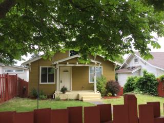 10730 Fremont Ave, Seattle, WA 98133-8841