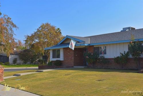 4501 Charter Oaks Ave, Bakersfield, CA 93309-1115