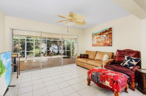 4199 Los Altos Ct, Naples FL  34109-1315 exterior