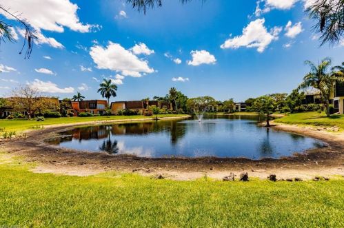 1796 Bald Eagle Dr, Naples FL  34105-2959 exterior